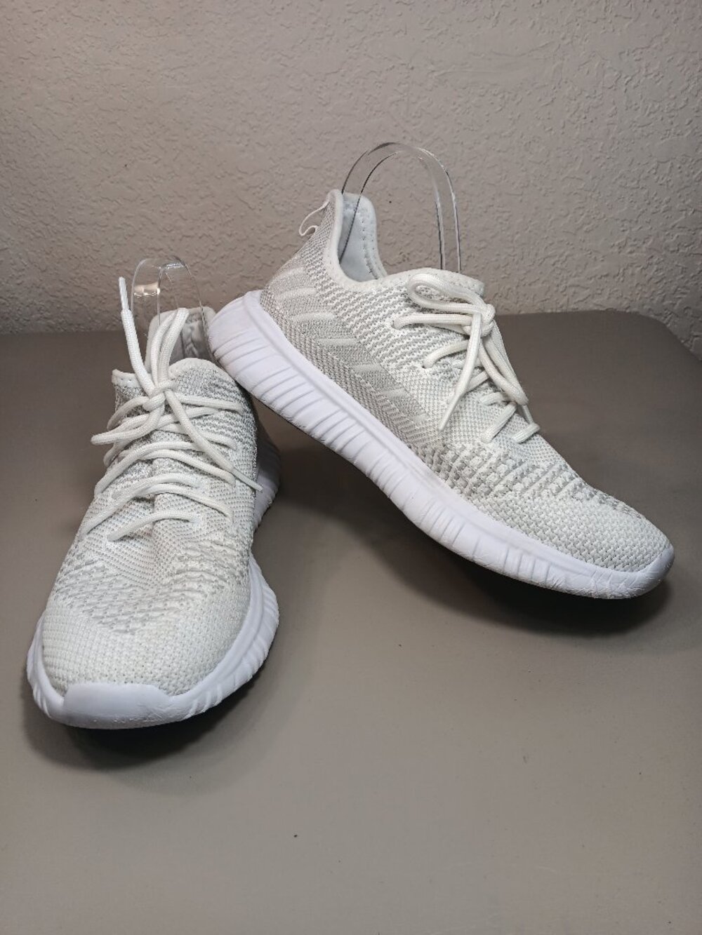 Avia Women's Mixed Knit Lace Up Sneakers Wide Width sz 8.5